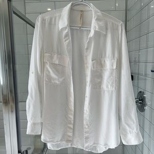 ARITZIA BABATON BUTTON UP